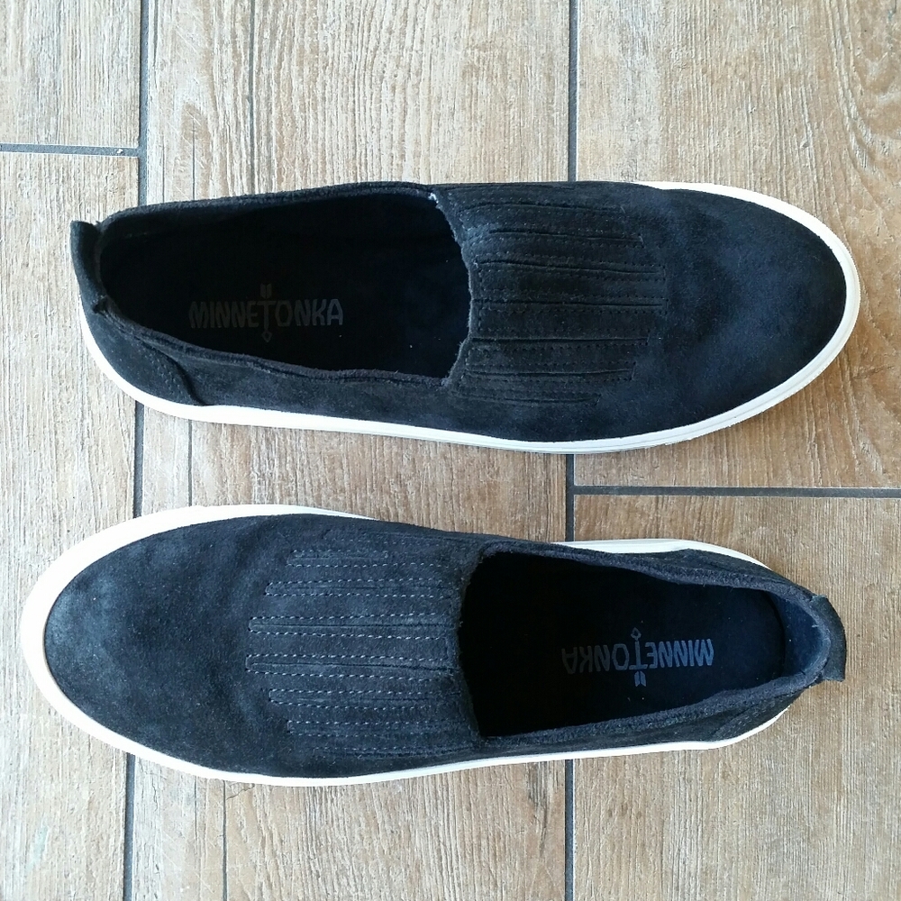 MINNETONKA GABI BLACK LEATHER SLIP-ON Size 8